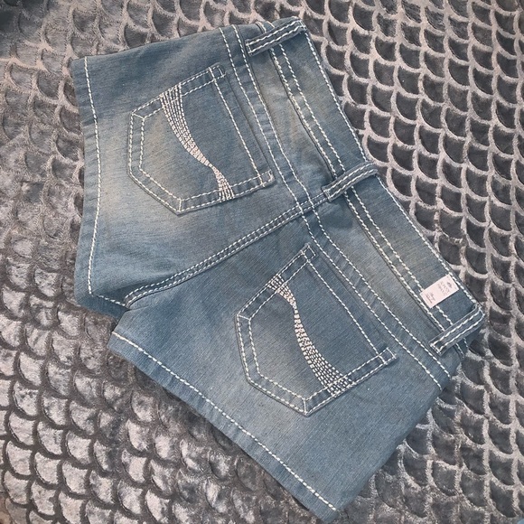 ❌SOLD❌ on ThredUp—Frayed Blue Shorts - Picture 4 of 5